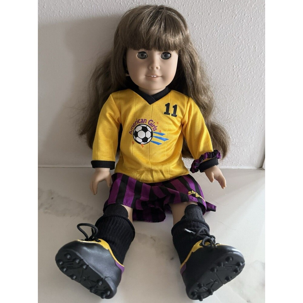 American Girl  Brown Hair Brown Eyes With Bangs Pleasant Company Doll Pre 1998